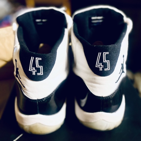 Air Jordan Retro 11 Concords - Picture 6 of 8